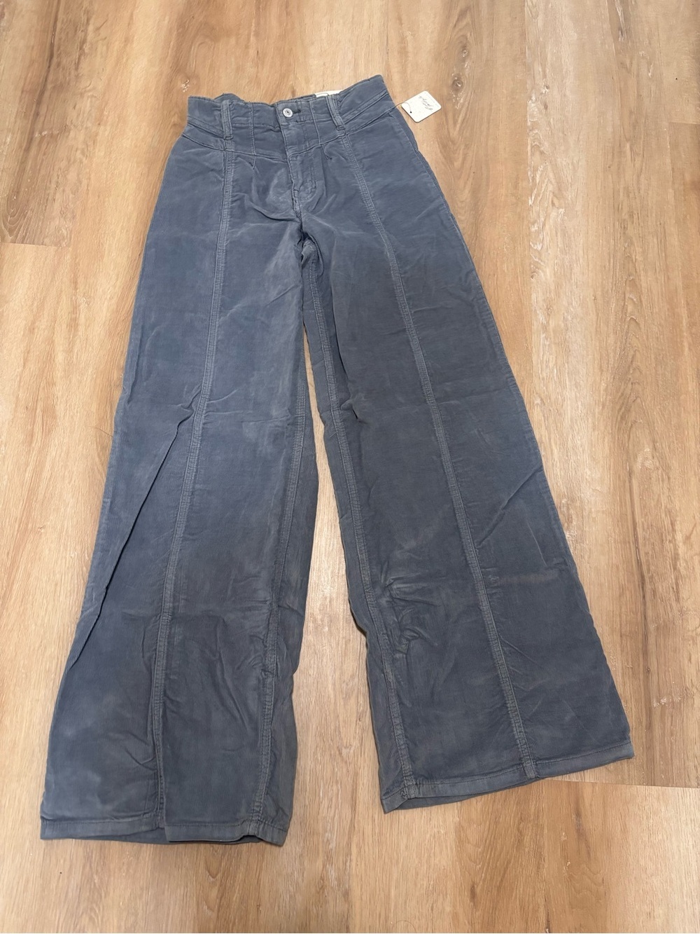 NWT We The Free Gray Wide leg Women Jeans size 29